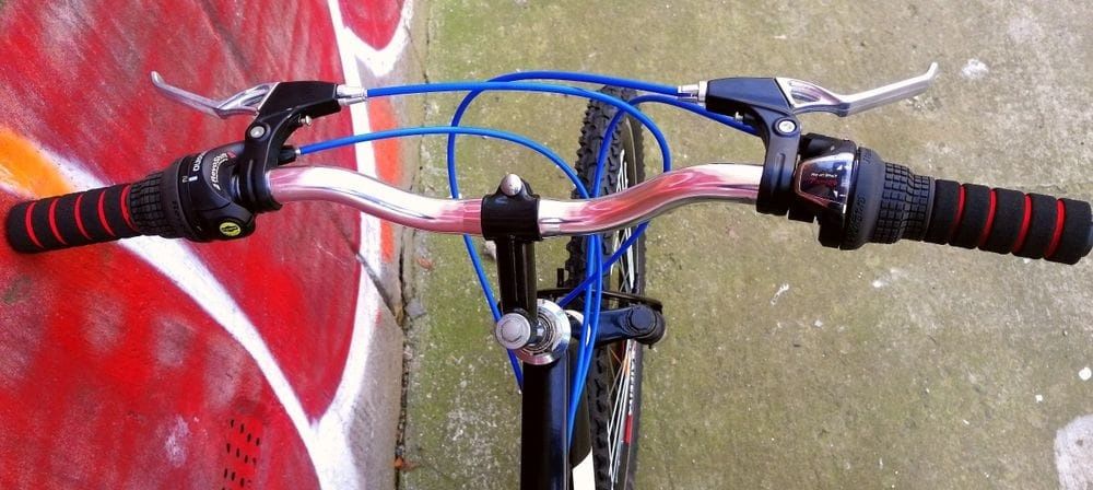 Bicicleta/MTB/roți 26"/DISCURI/suspensie/21 viteze/mărime M/echipare Shimano
