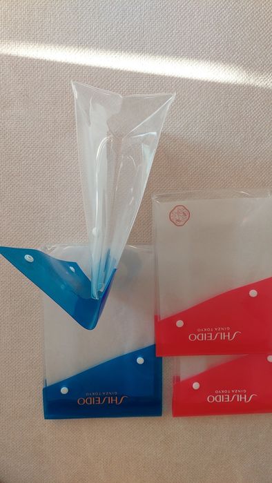 Shiseido Ginza Tokyo нови чантички/козметични несесери