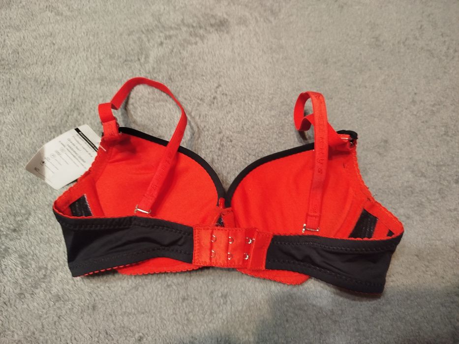 Нов сутиен 32/72а