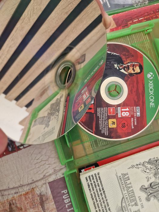Red Dead Redemption 2 Xbox One (2 Discuri + Hartă inclusă)