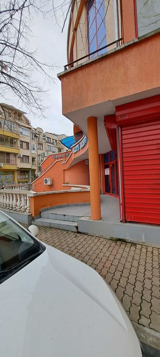 Дава се под наем Магазин в София, Гоце Делчев - 130 кв.м за 897.6 € - Снимка #4