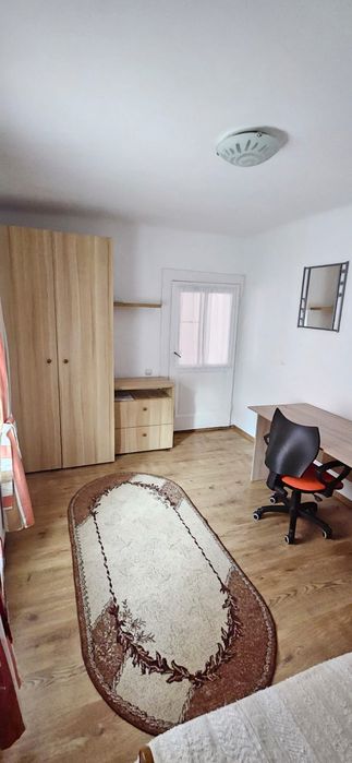 Inchiriez garsoniera la casa