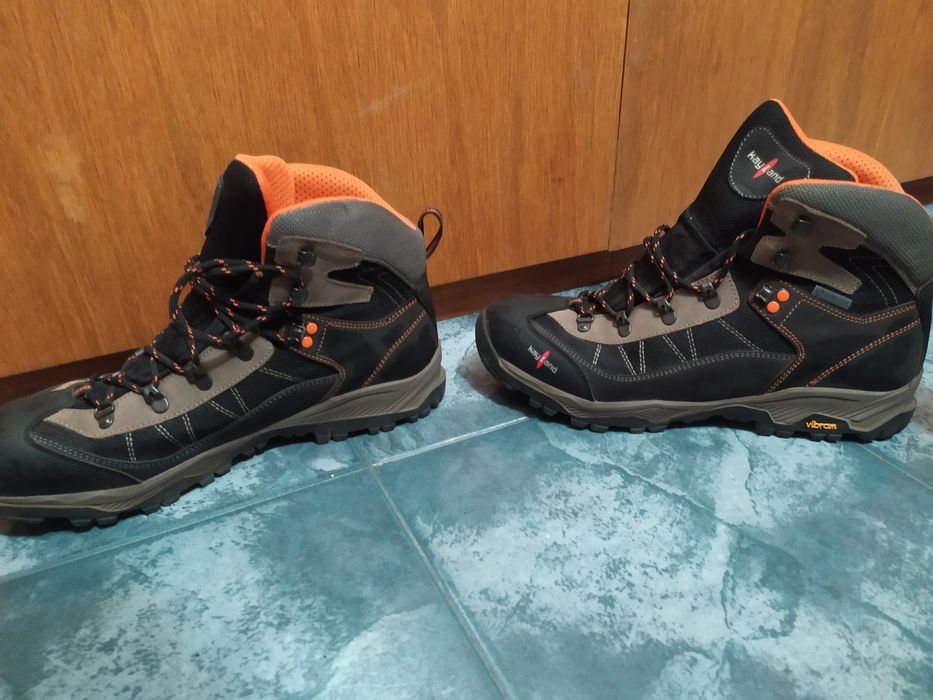 Туристически обувки