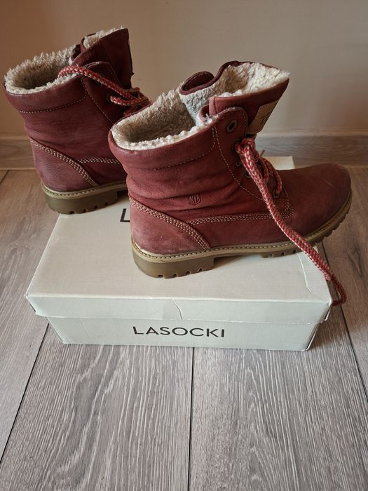 Дамски кубинки естествен набук.