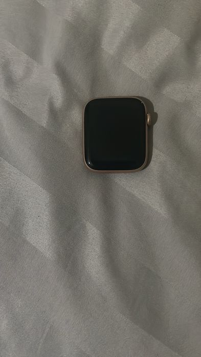 Продам часы Apple watch se 44