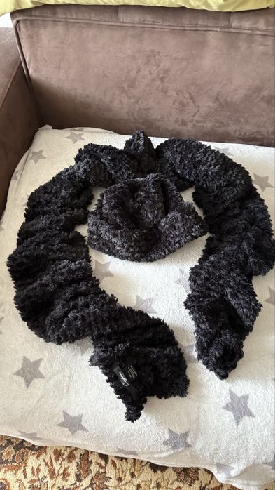 Комплект шал и шапка нови