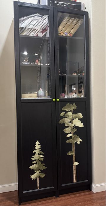 Комод и шкаф-витрина Ikea
