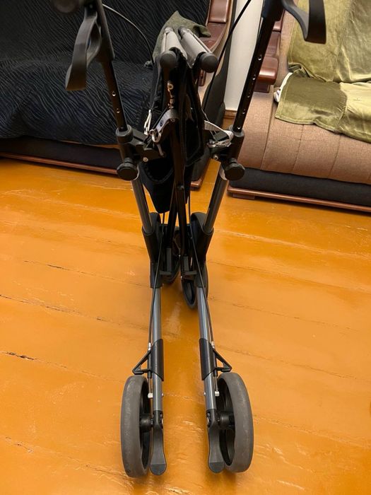 Коляска для инвалидов