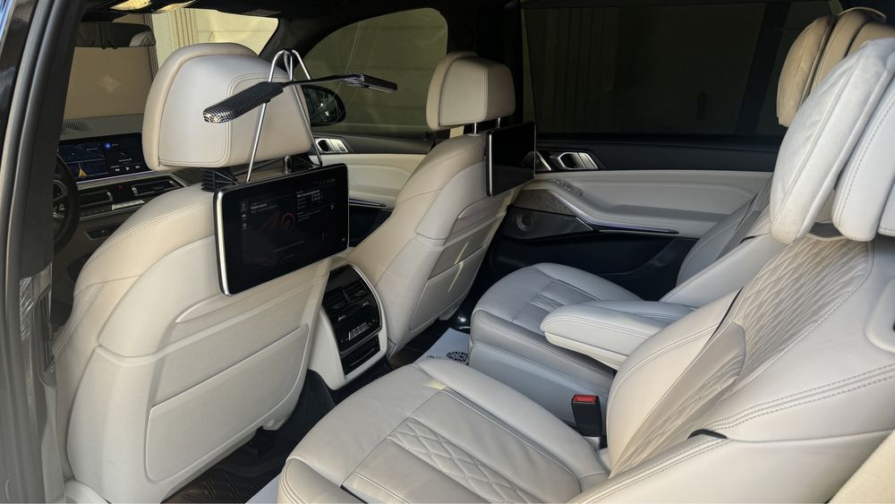 BMW X7 50i 4.4 литра