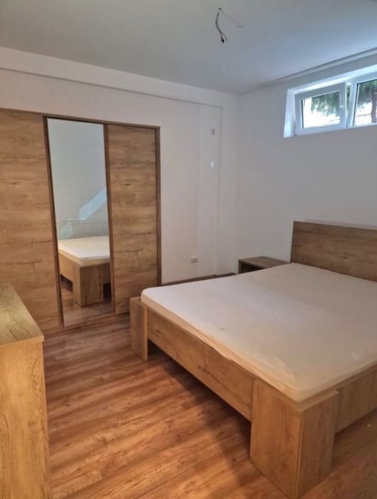 Închiriez garsoniera