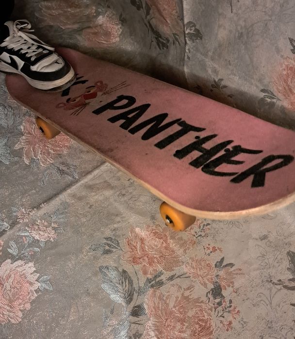 Продаётся скейт  розовая пантера