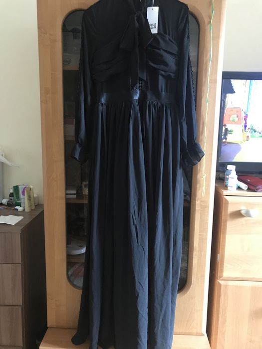 Продам платья новые