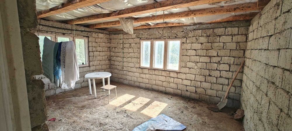Vand  teren 2000mp + constructie , sat 7 Case, comuna Costesti, Jud Vaslui
