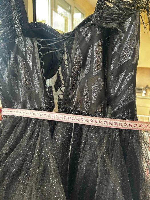 Черна блестяща принцеска бална рокля