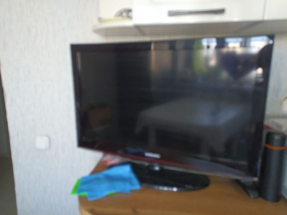 Телевизор жидкокристалический