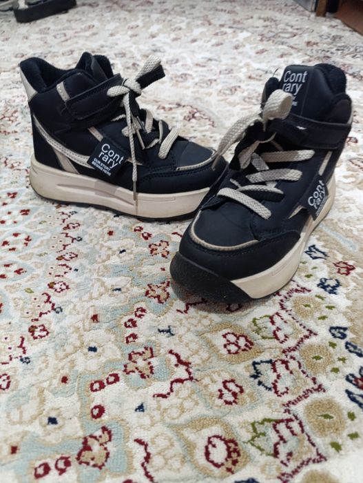 Продам кроссовки на девочку