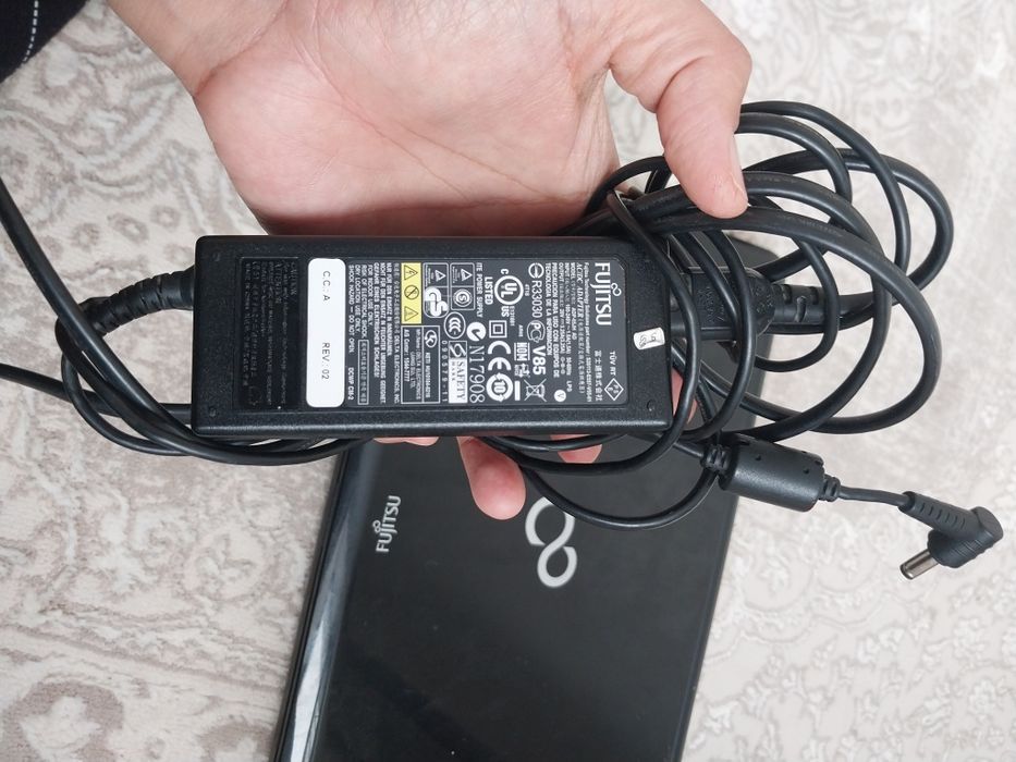 Продам Ноутбук Fujitsu AH530