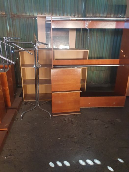 Mobilier magazin rafturi pal melaminat