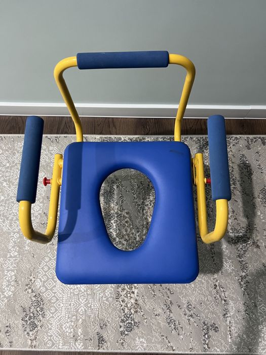 Санитарный стул