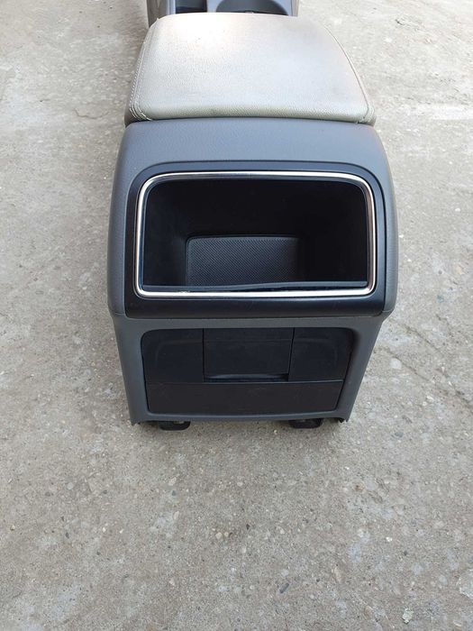 Consola cotiera Audi A4 b8 volan pe stanga