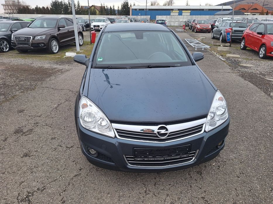 Opel astra 2009 1.6 Benzină cutie automată
