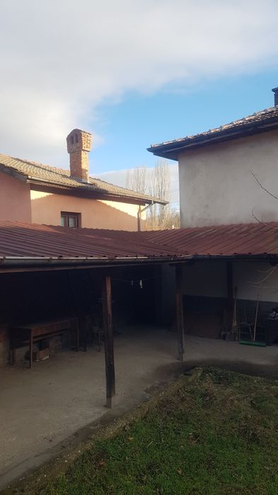 Продава къща в с.Палатово общ.Дупница