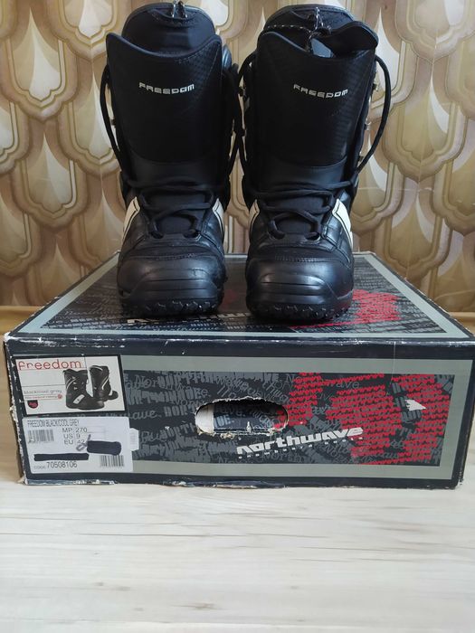 Сноу борд обувки 42 номер( 27 см стелка) и 32,5 номер(20,5 см стелка)