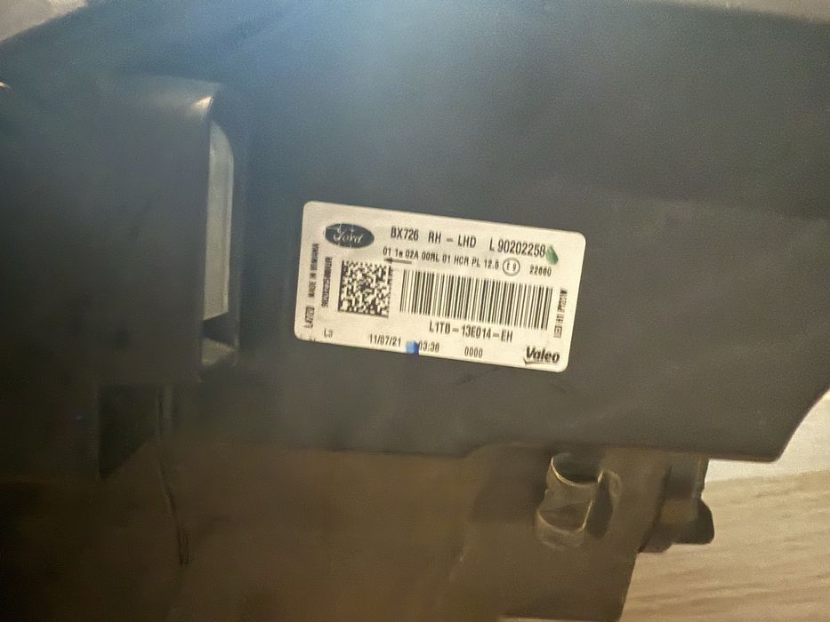 Far dreapta, Ford Puma 2021 + modul