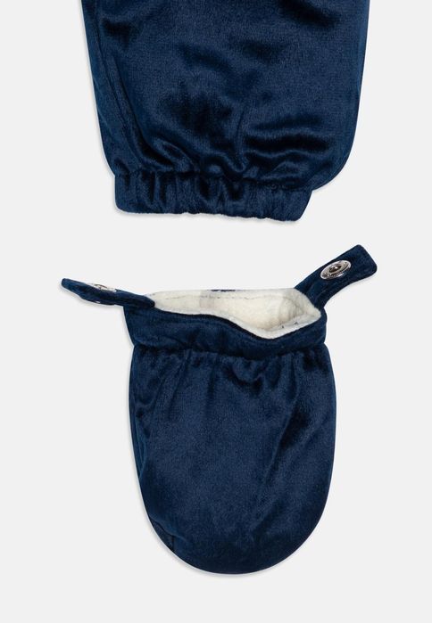 Combinezon guess pentru 12 luni.