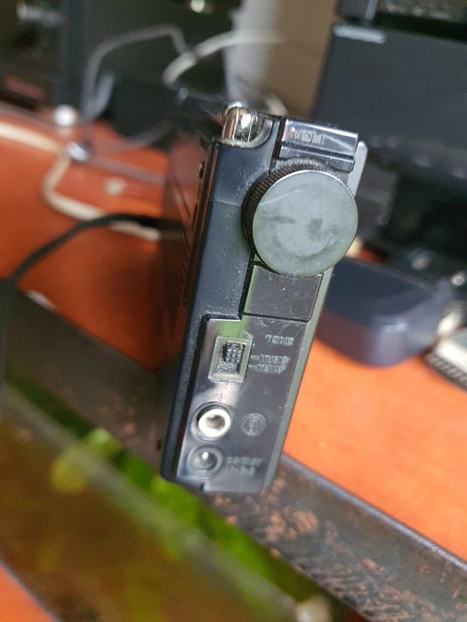 vănd radio  sony icf 5100