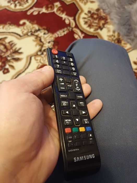 Tv samsung    ,diagonala 104