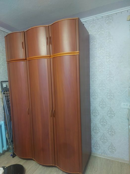 Шкаф для одежды в хорошем состоянии
