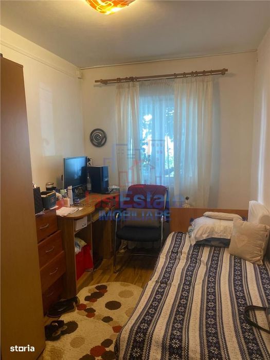 Apartament 4 camere zona Nicolina