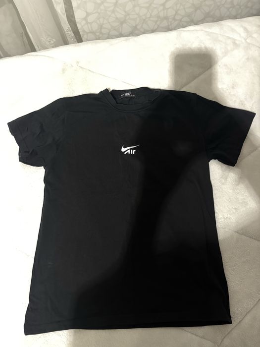 Нови тениски.