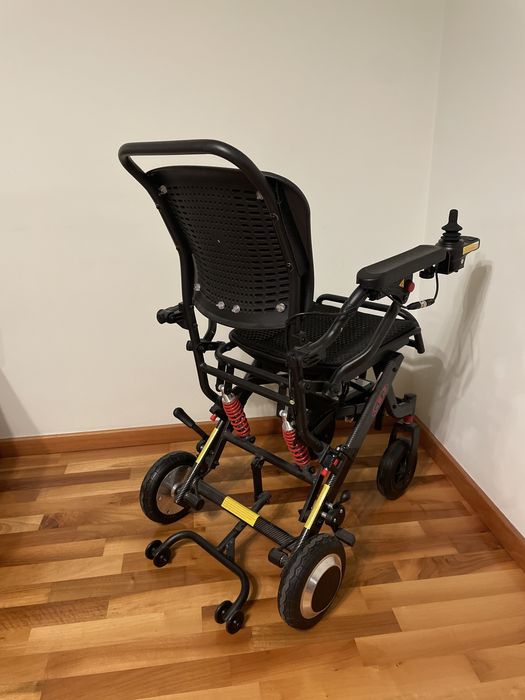 Scaun cu rotile electric