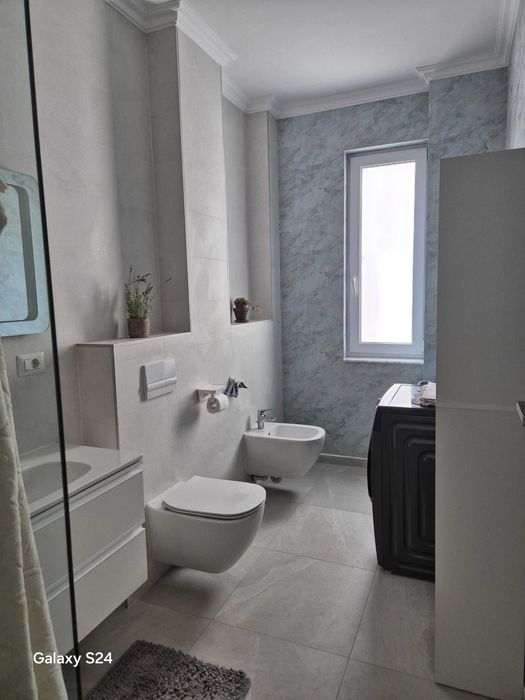 Vand apartament 2 camere cu parcare subterana