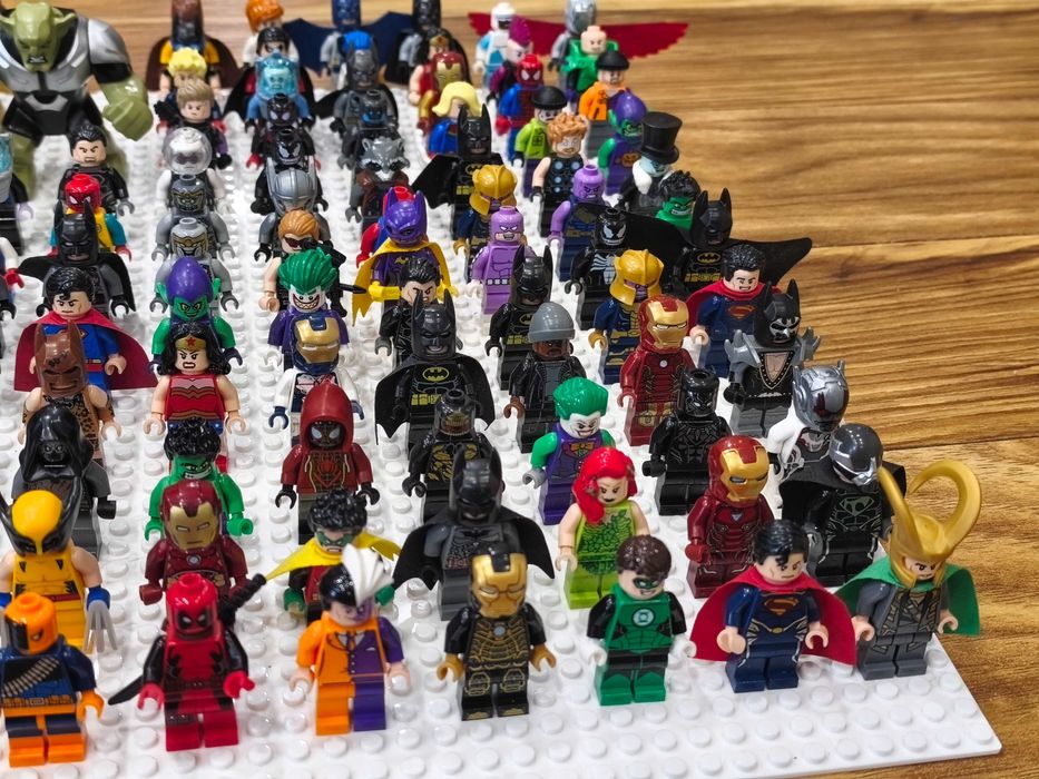 LEGO мини фигурки - Марвел и ДиСи