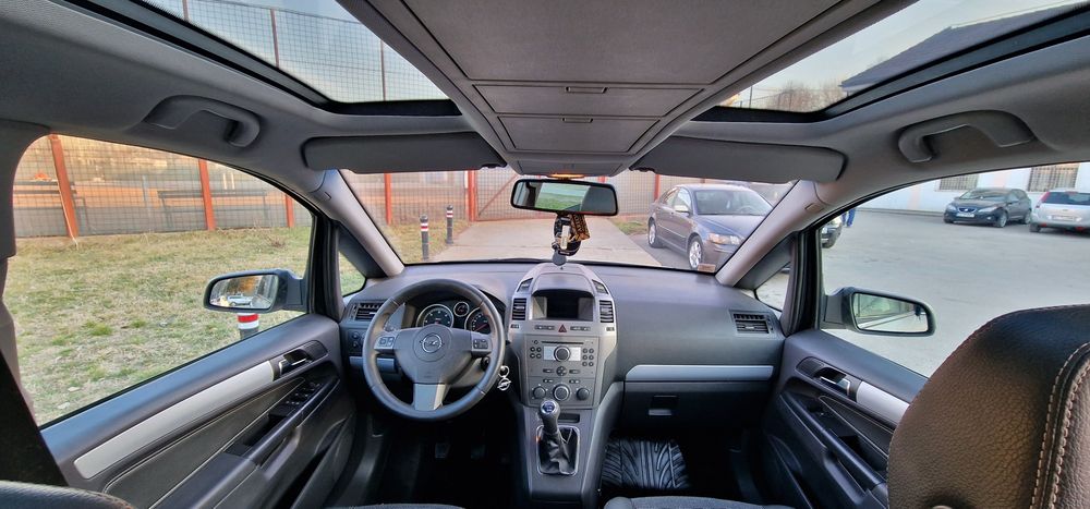Opel Zafira 1.9 CDTI, 120 CP