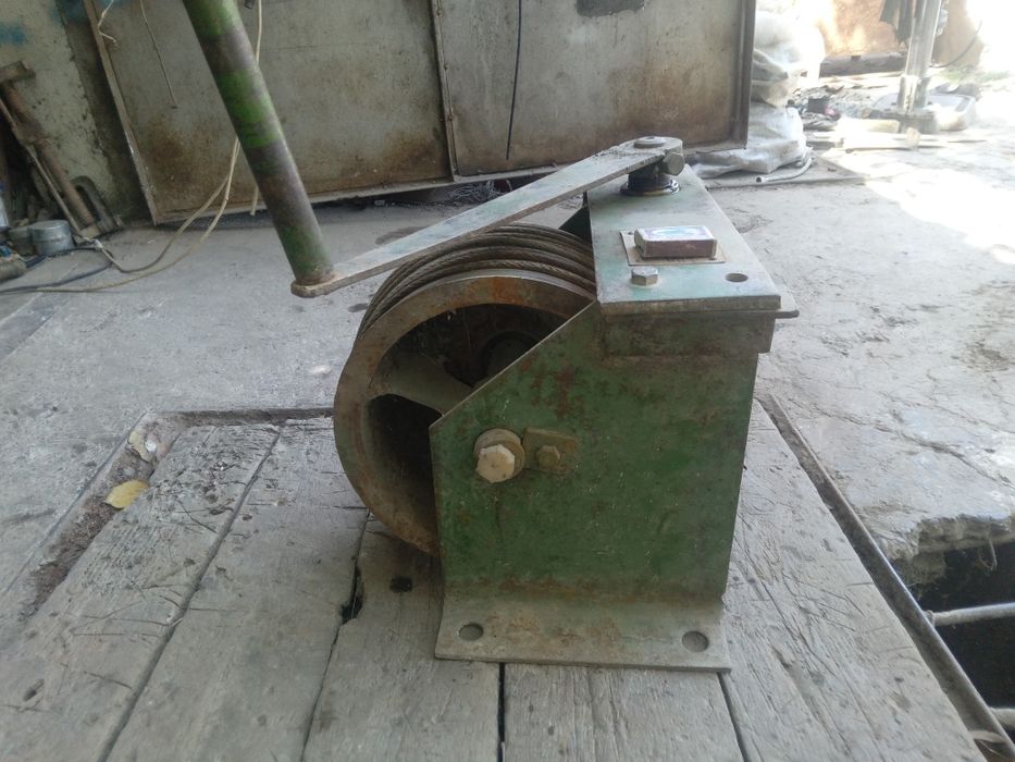 Ручная лебёдка с червячьным приводом