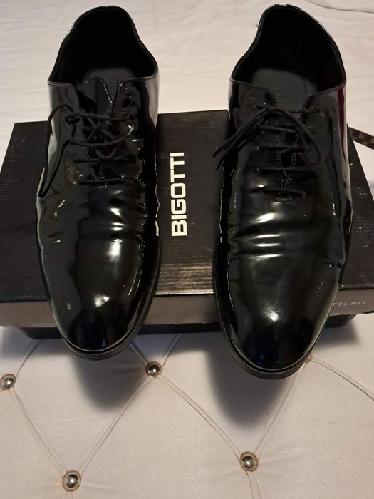 Patofi bigiotti eleganti din piele