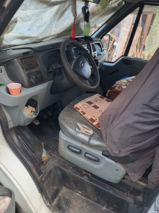 Camioneta Ford transit 2400 tdi