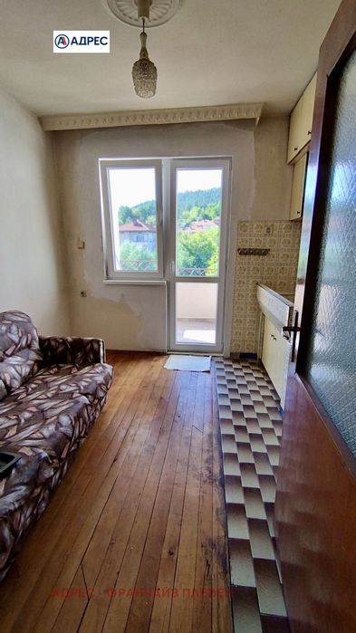 Продава се Тристаен апартамент в Троян - 85 кв.м за 1048 €/кв.м - Снимка #3