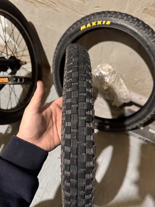 продам покрышки на бмх MAXXIS
