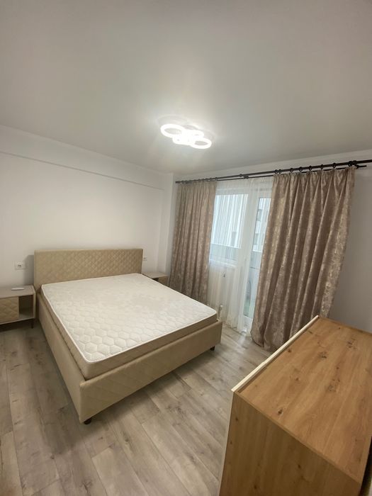 Închiriez apartament