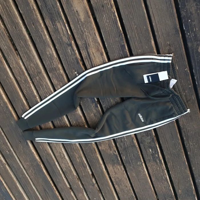 Долнище Adidas размер 34 зелен цвят памучна материя висока талия