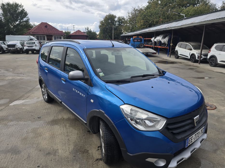 Dacia Lodgy 7 Locuri clima varianta full  avariata de Grindina