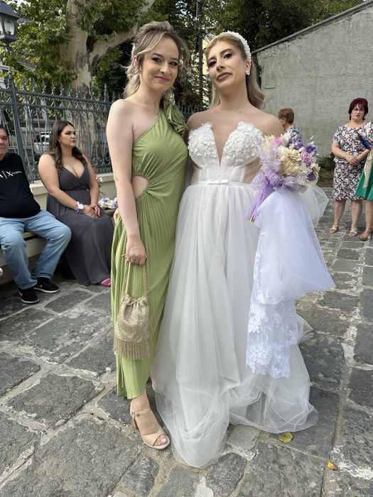 Rochie de mireasă 2024