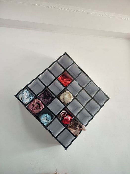 Продаются полки для парикмахерской