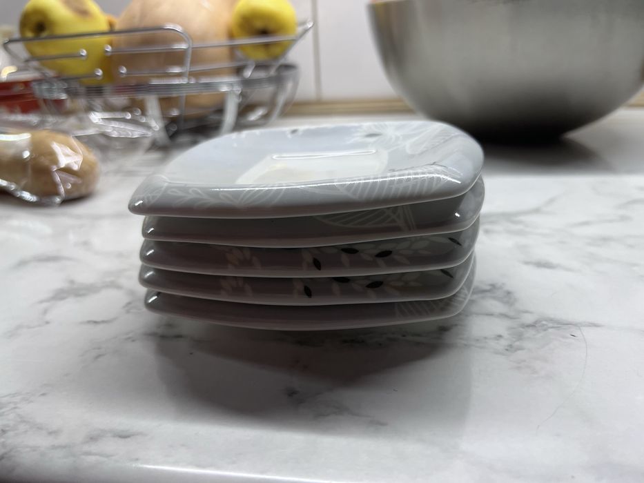 Чайные блюдца Lefard