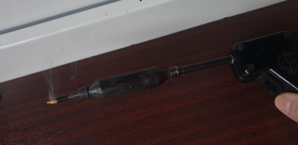 Pistol,ciocan de lipit rusesc